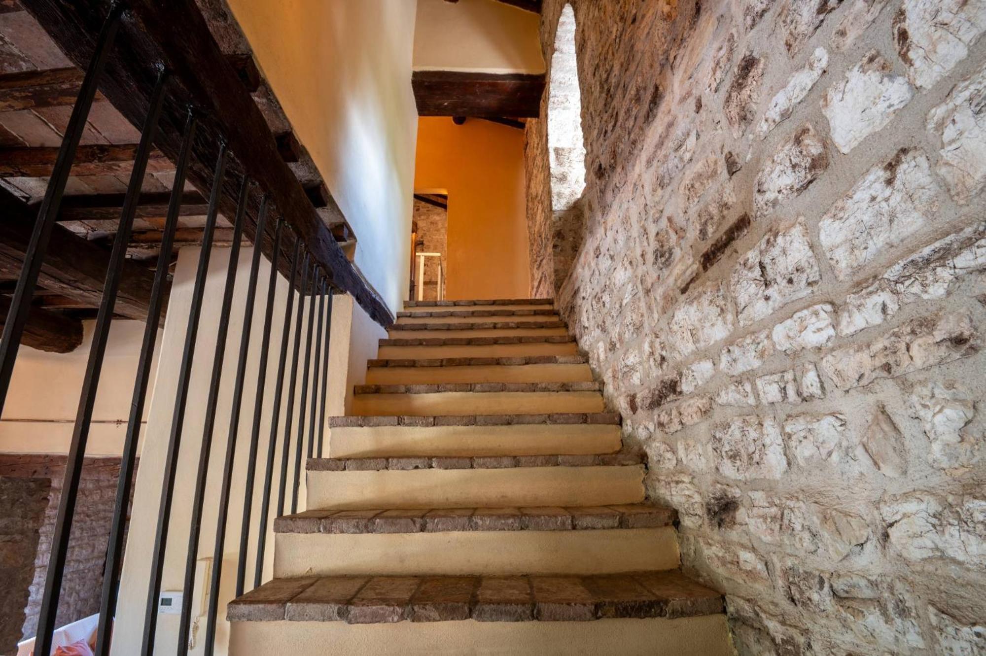 Castello Valenzino Acomodação com café da manhã Antognola Exterior foto