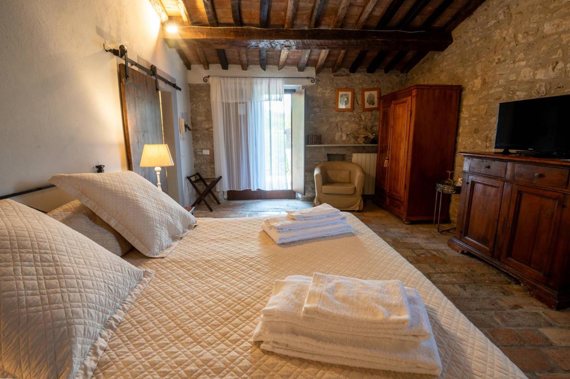 Castello Valenzino Acomodação com café da manhã Antognola Exterior foto